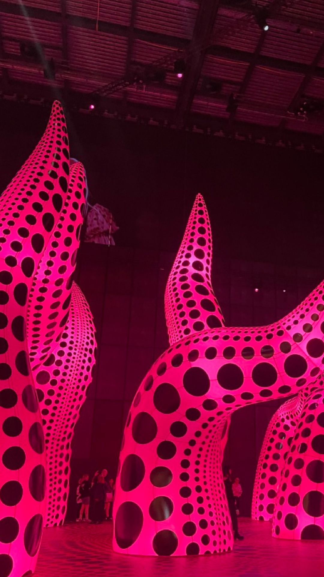 Florescent balloon tentacle things